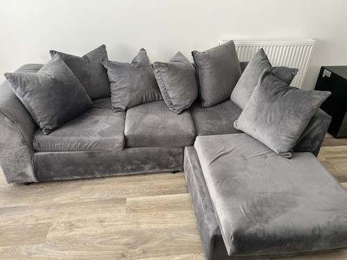 Large and spacious - , grey